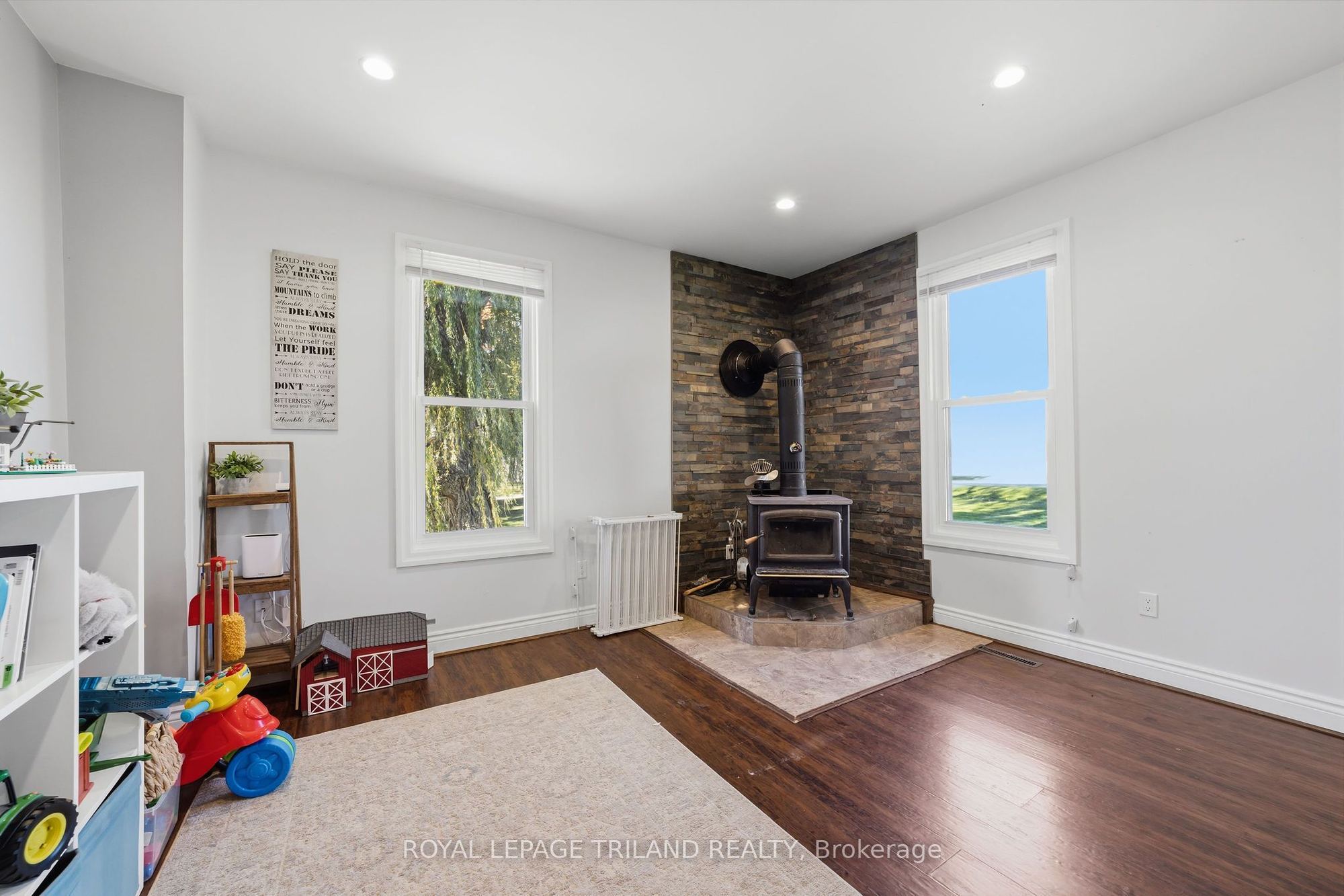 Listing photo