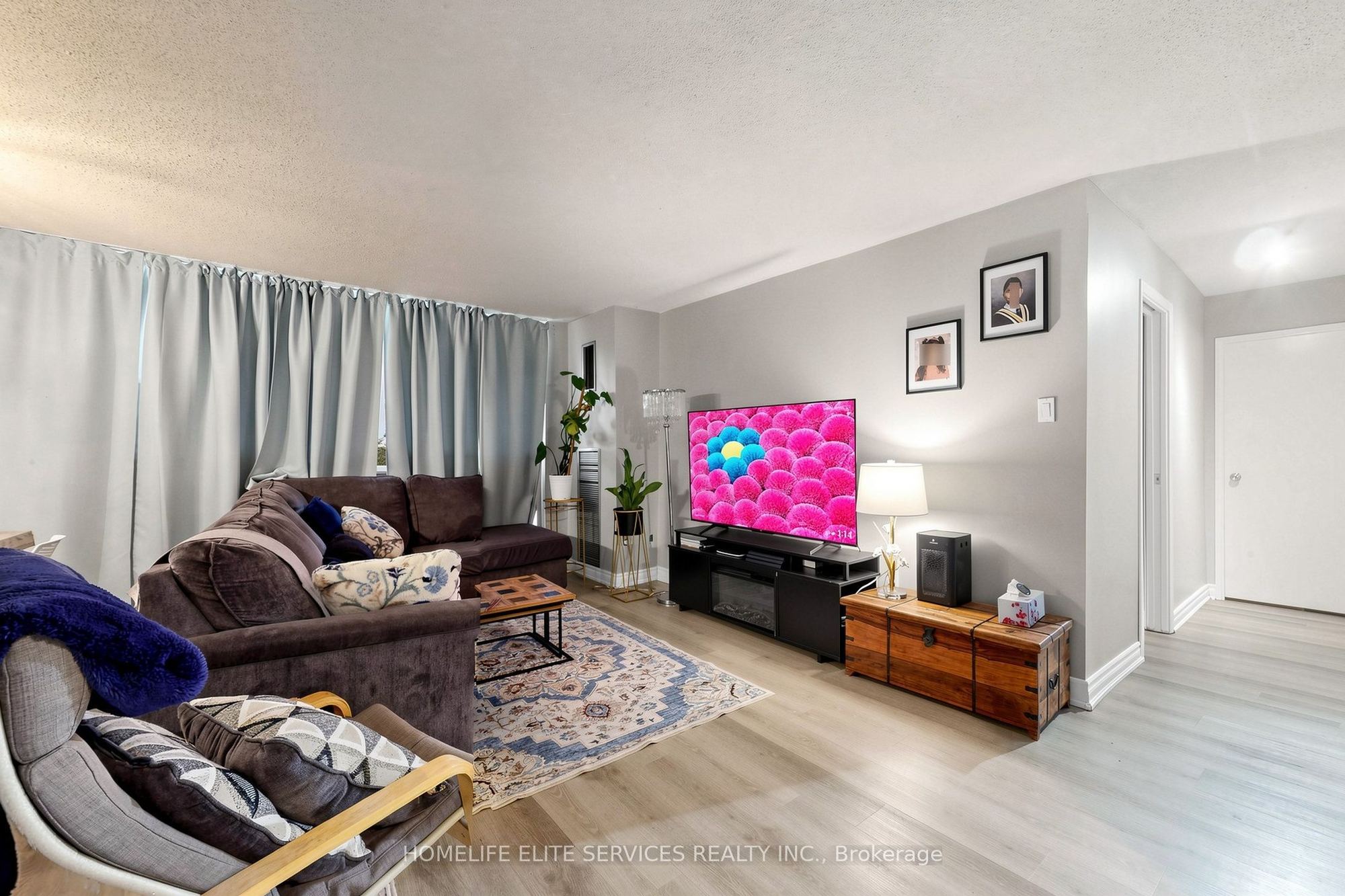 Listing photo