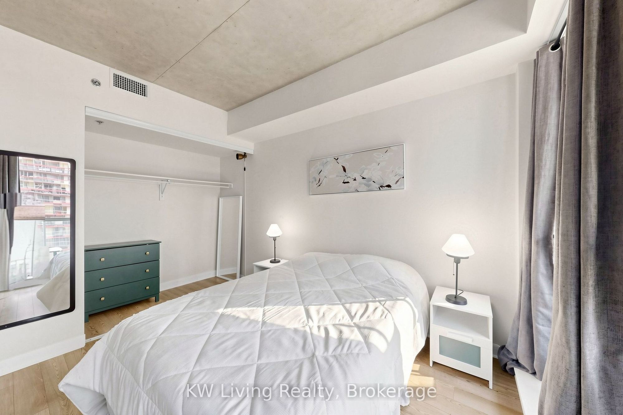 Listing photo