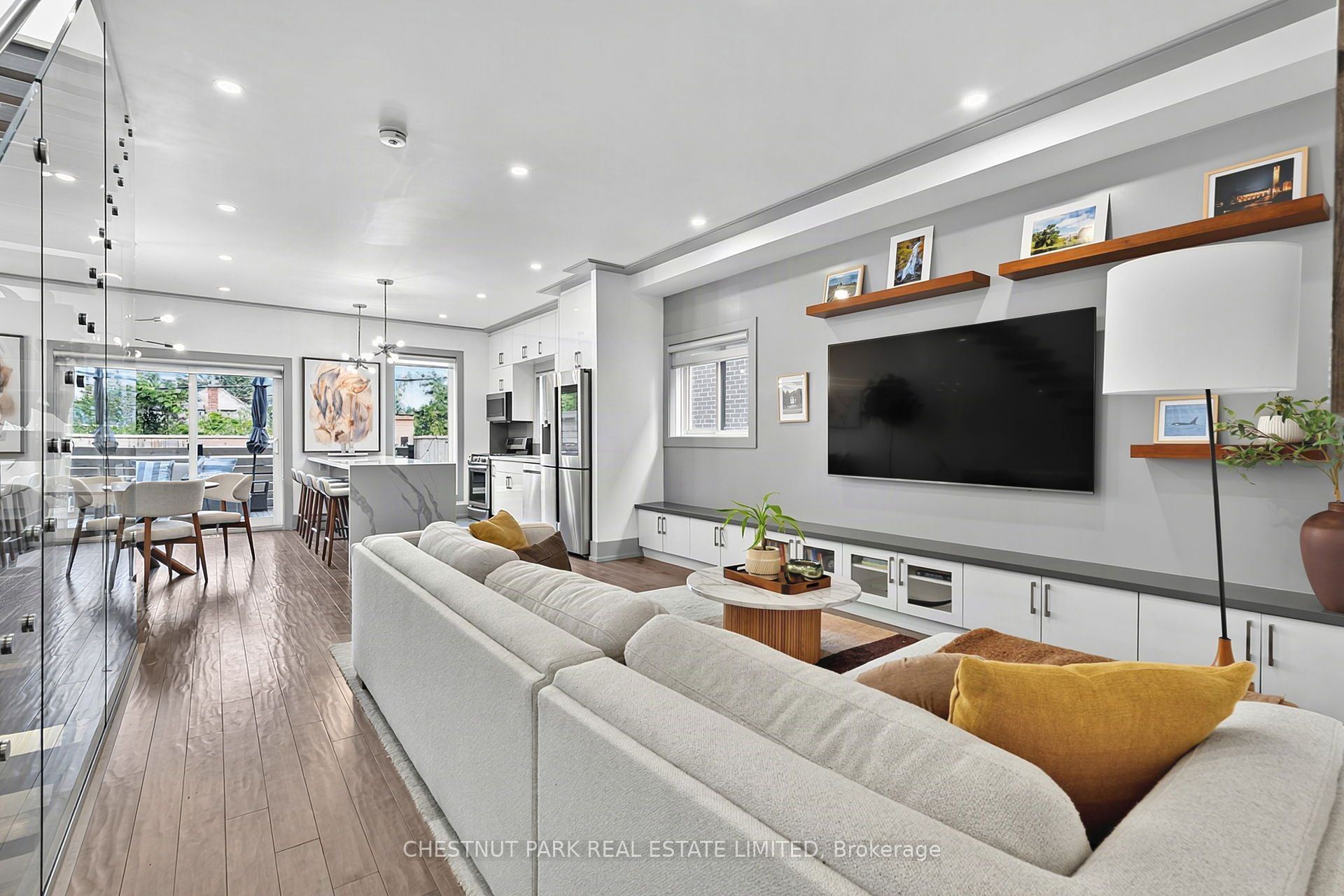 Listing photo