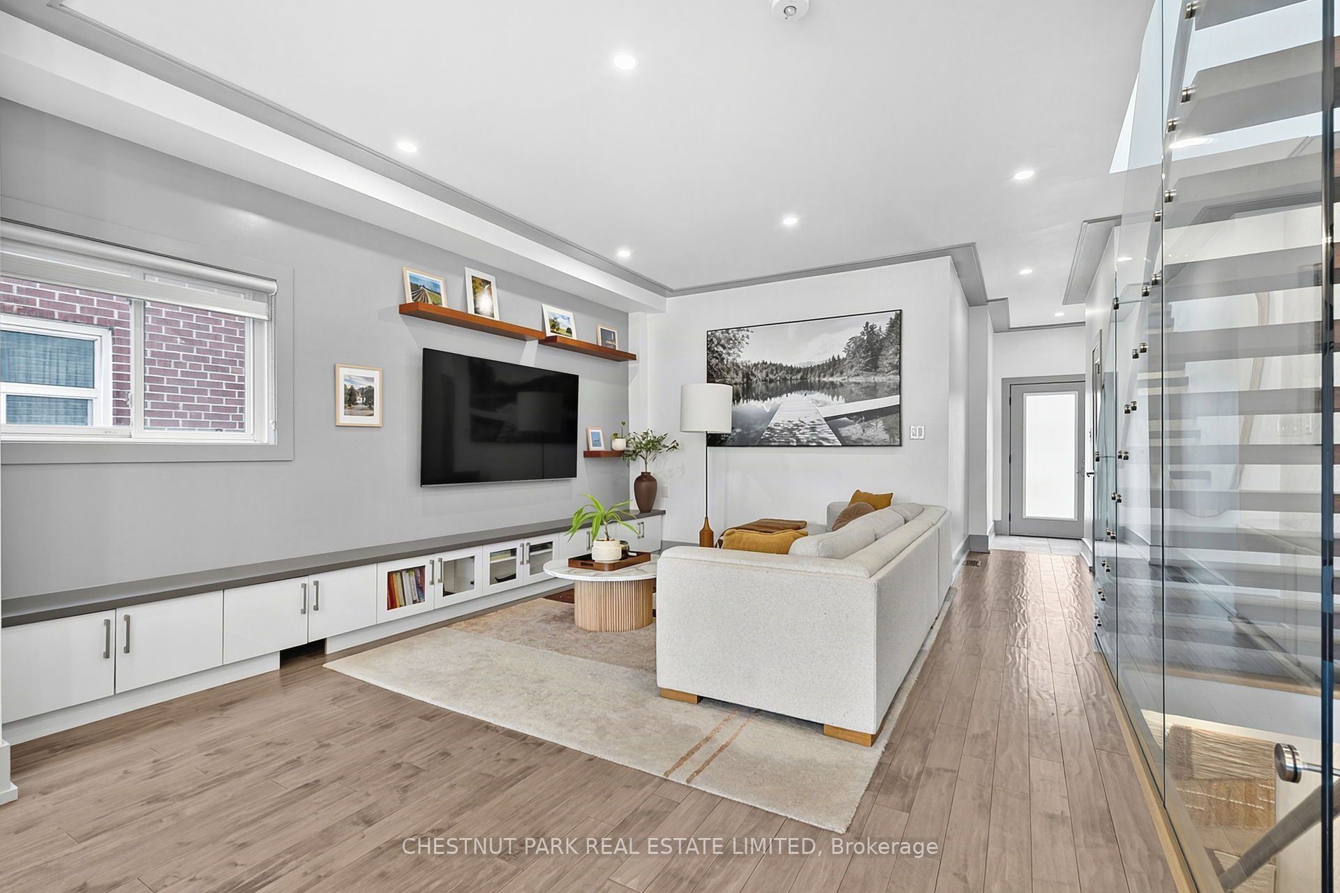 Listing photo