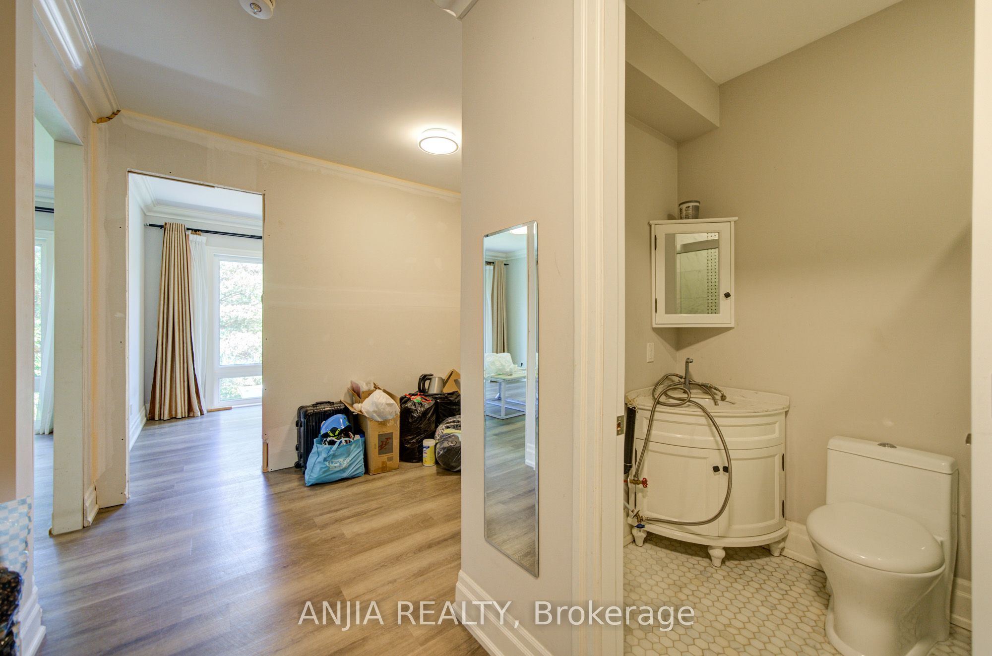 Listing photo