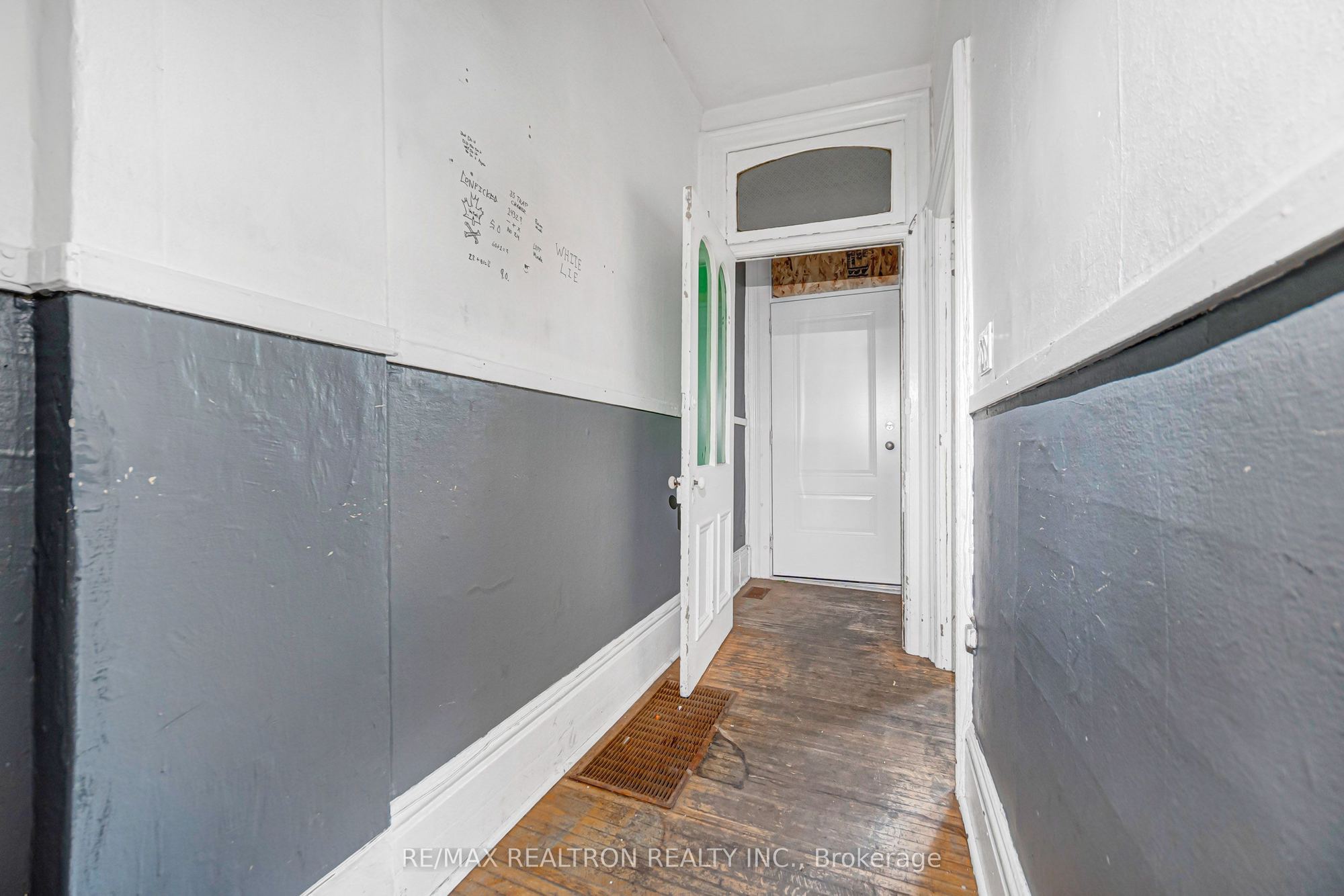 Listing photo