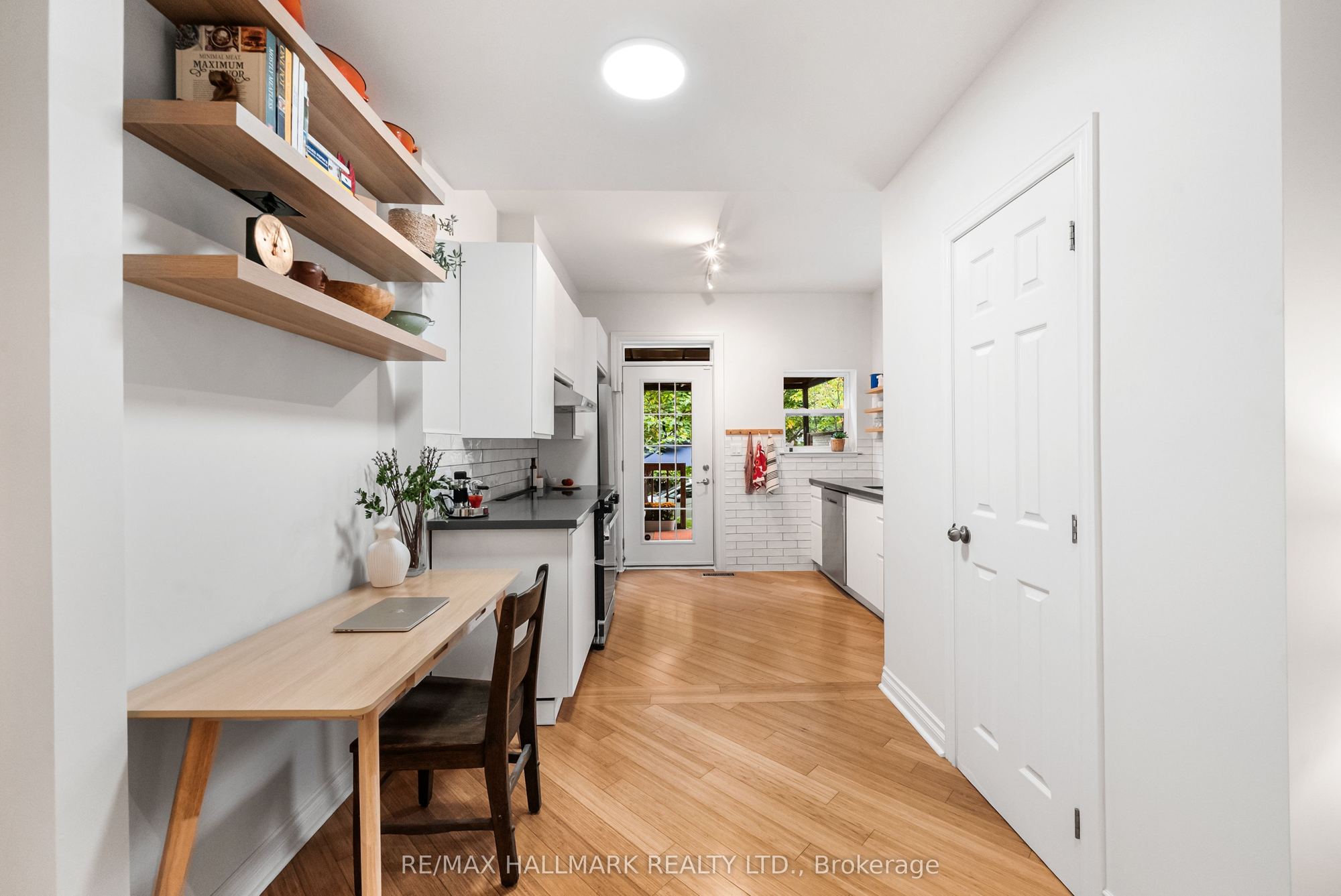 Listing photo