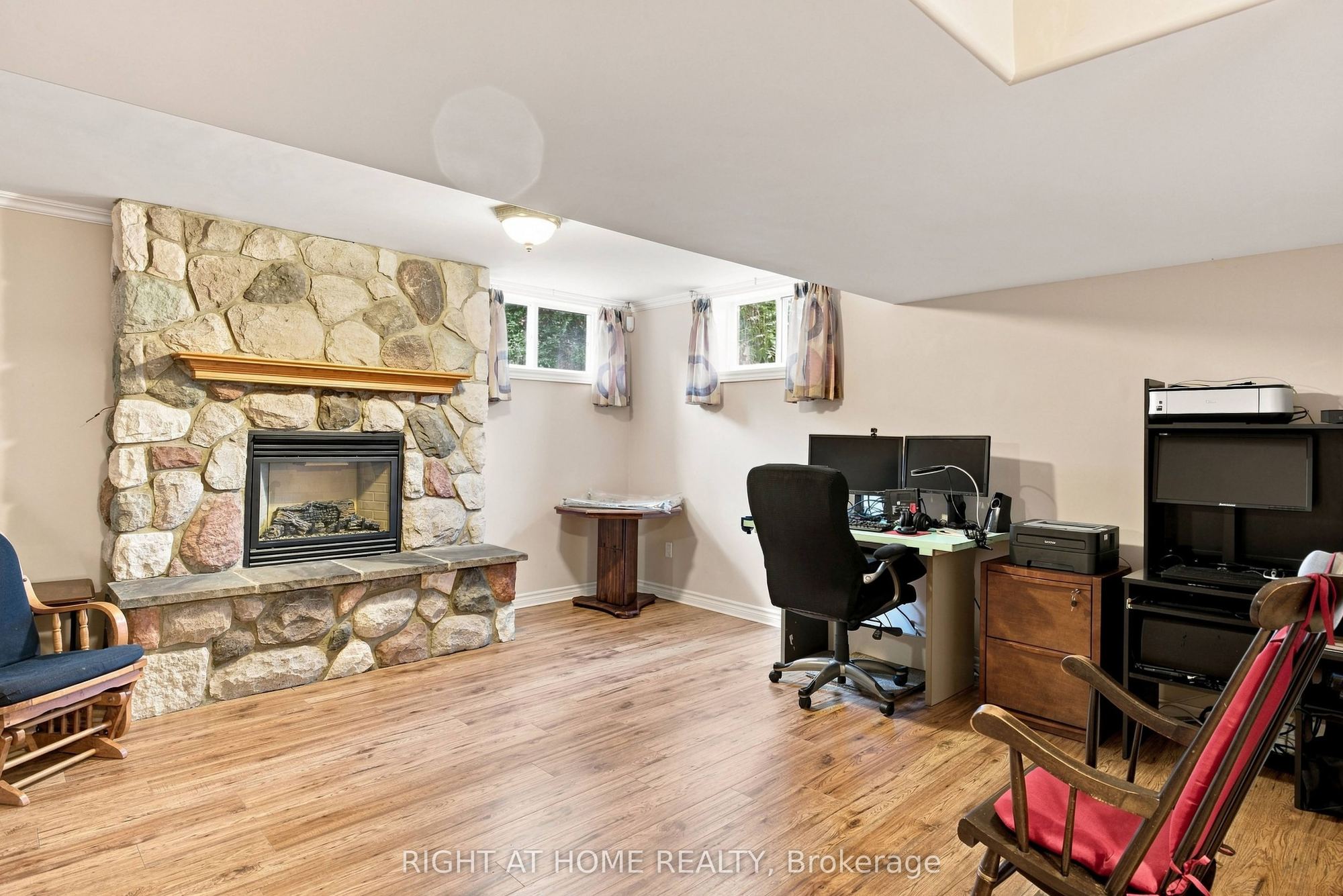 Listing photo