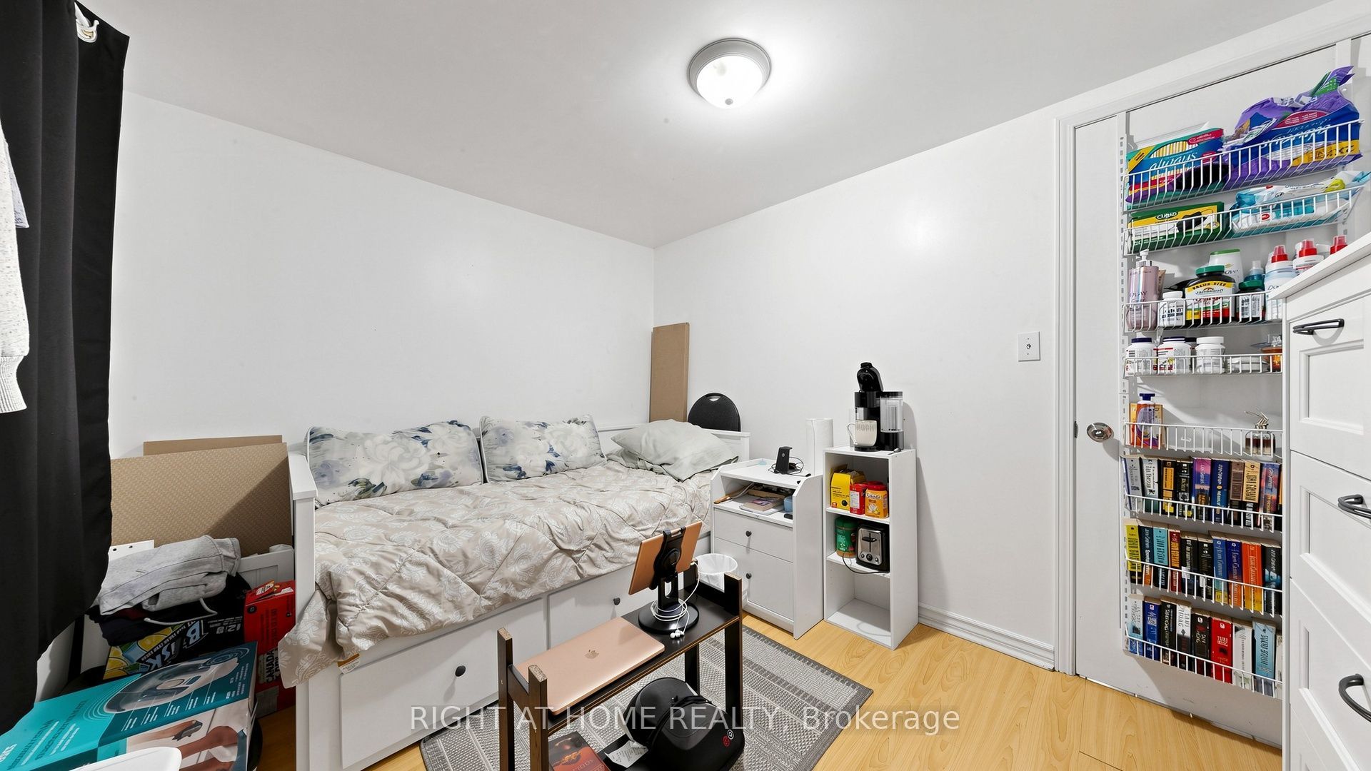 Listing photo